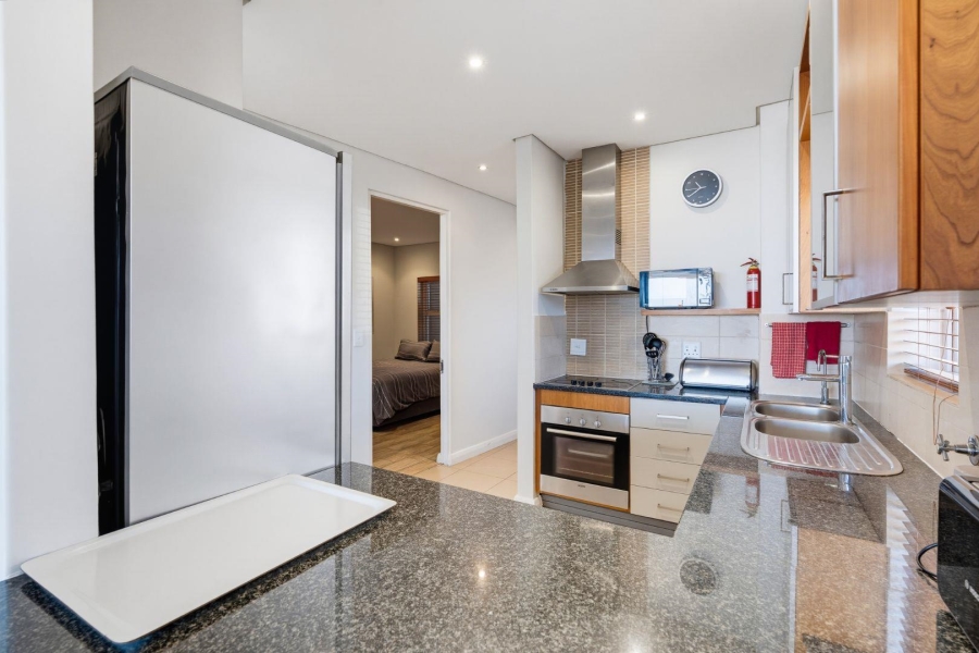 To Let 2 Bedroom Property for Rent in Lagoon Beach Western Cape
